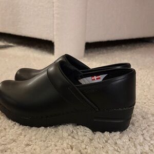 Sanita Classic Black Leather Clogs